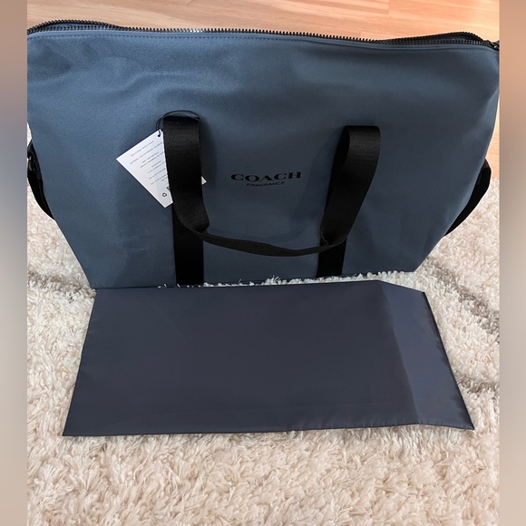 COACH- Fragrance Tote Bag / Weekender Duffel Travel Sports NWT - Picture 6 of 13